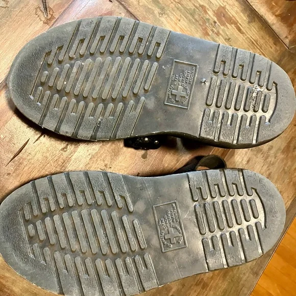 Dr. Martens Clarissa II Quad Leather Studded Gladiator Platform Sandals, Sz 6 - Picture 6 of 6